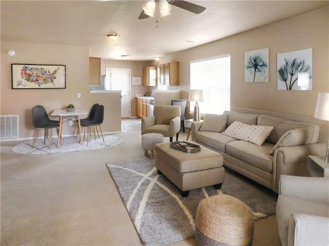 514 SE D St, Bentonville, AR