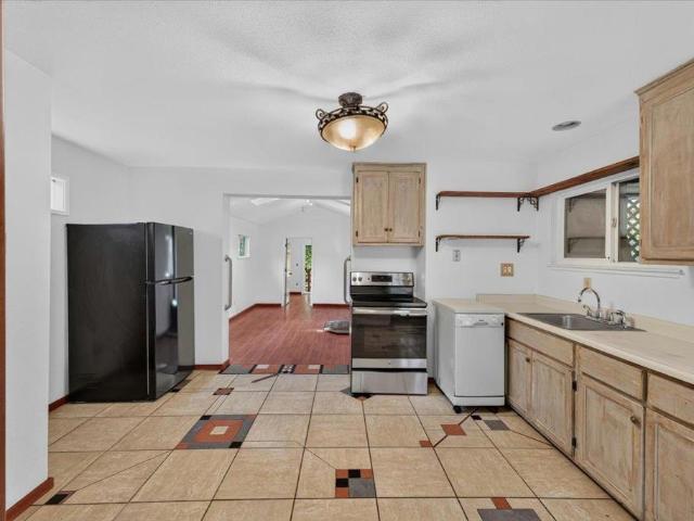 514 Primavera Road