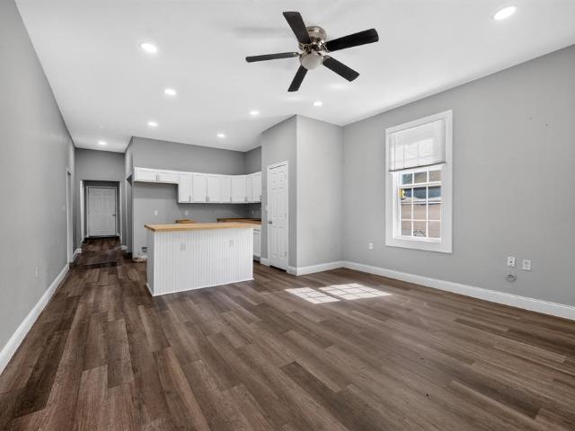 514 W 6th Street