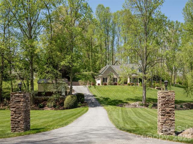 514 Whispering Hills Dr, Hendersonville, NC 28792 | MLS #4330