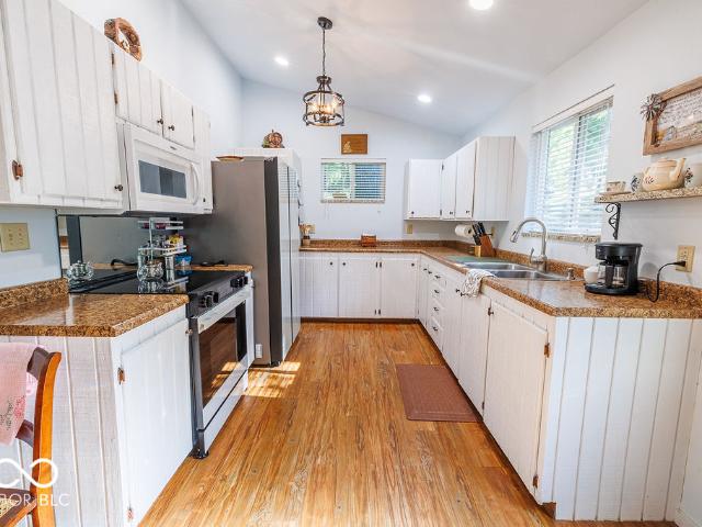 5154 Yellow Finch Way