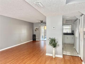 5156 Tennis Ct Cir, Tampa, FL 33617 | MLS #TB8491