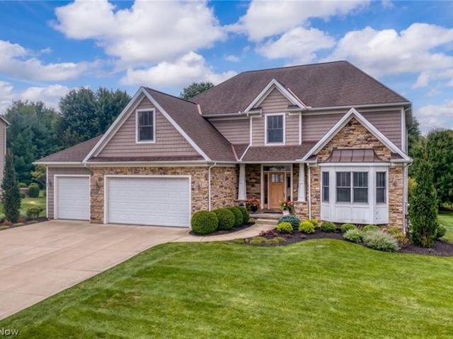 5158 Merrit Dr, Sagamore Hills, OH 44067