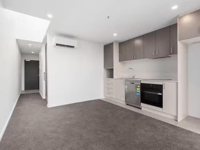 515/2 Limburg Way, Greenway, ACT 2900