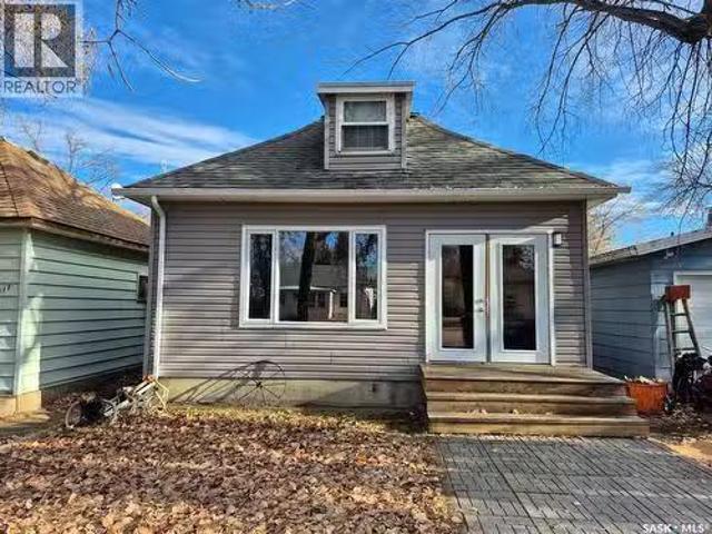 515 Beckwell Avenue, Radville, SK, S0C 2G0 house for sale L.