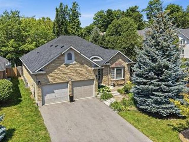 515 Birchleaf Walk, Waterloo, ON, N2T 2W5 house for sale | Listing ID 40851 | Royal LePage