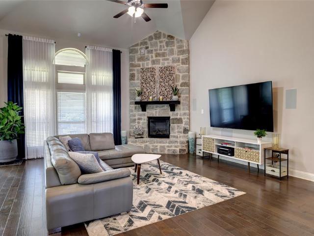 515 Dehaviland Lane