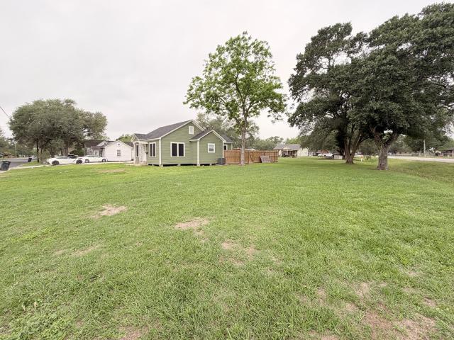 515 E Correll