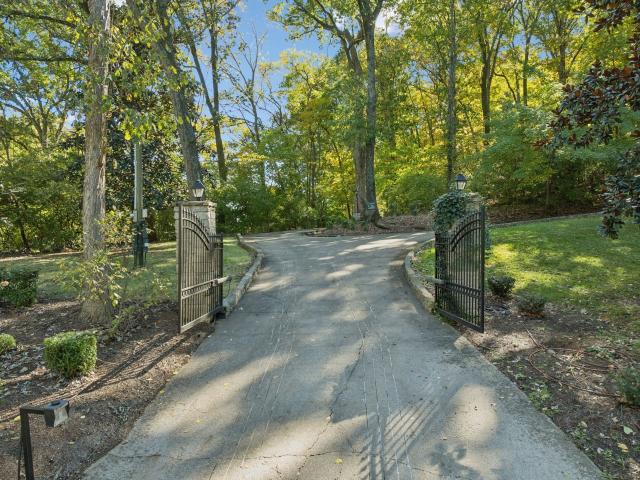 515 Hillwood Blvd