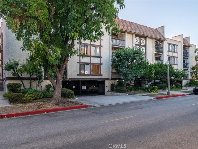 515 N Jackson Street 102