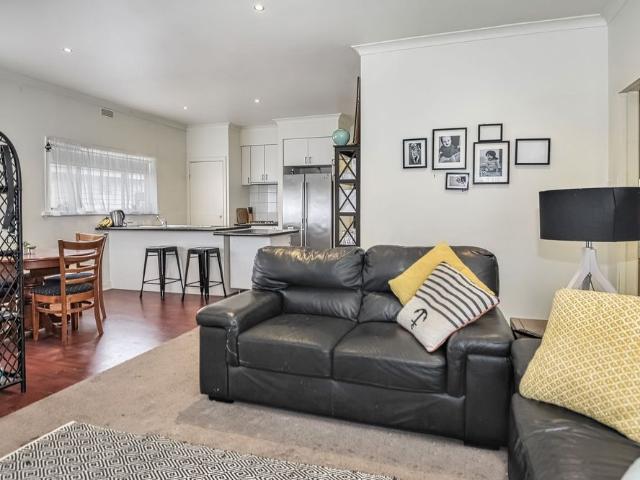 515 Peel Street North, Black Hill