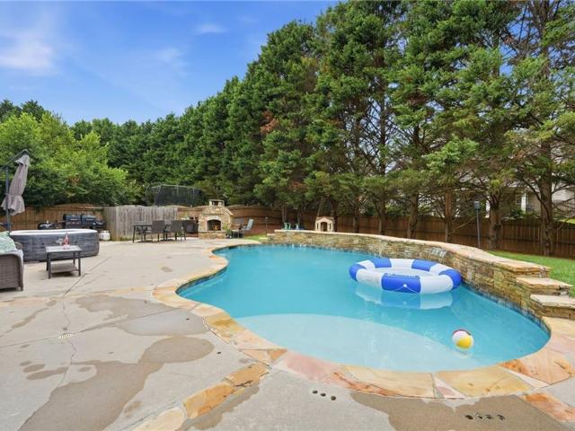 5165 Huntington Crest Lane