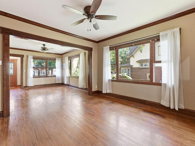 516 4th Street SE