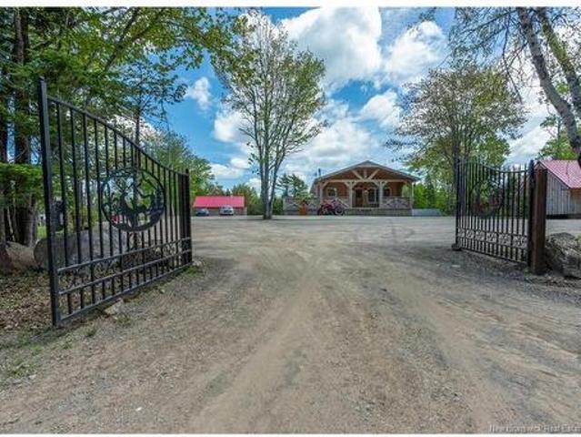 516 Carpenter Bald Hill Rd, Shannon, NB, E5T 3W6 Luxury House for sale | Listing ID NB141013 | Royal LePage Carriage Trade Luxury Properties