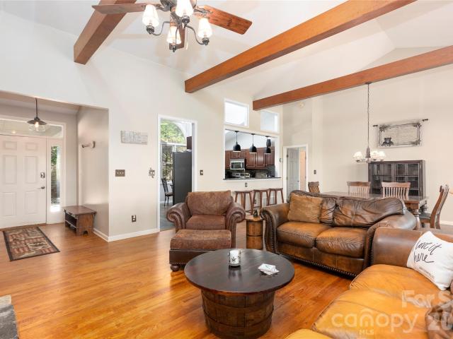 516 Cherokee Trace