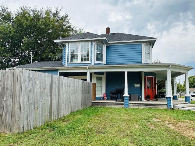 516 E 5th Street
