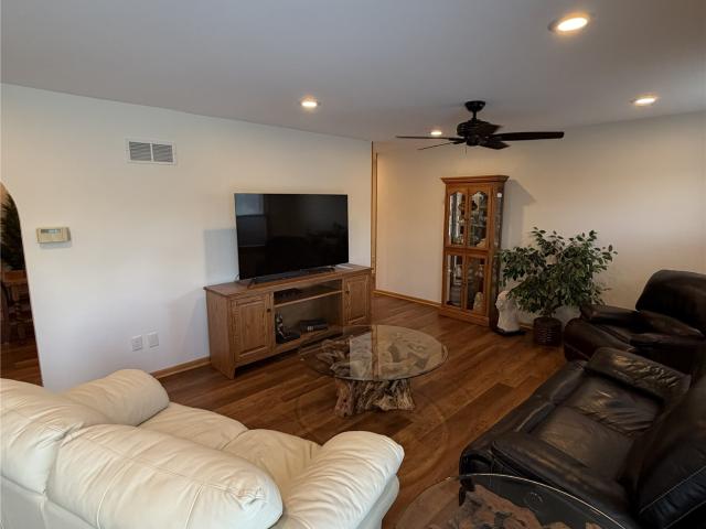 516 Lincoln Street 303