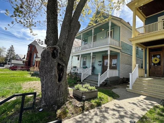 516 Pawling Avenue