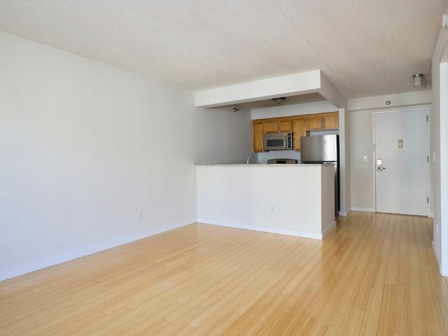 516 W 47TH Street N6E
