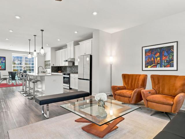 516 Whitehall Circle