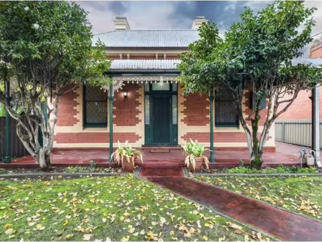 516 Wilcox Street, ALBURY House for rent Listed by Renee Saun.