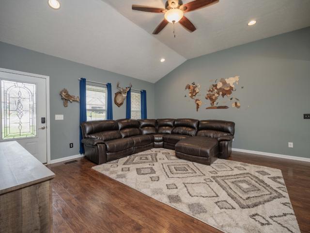 516 Twyla Dr