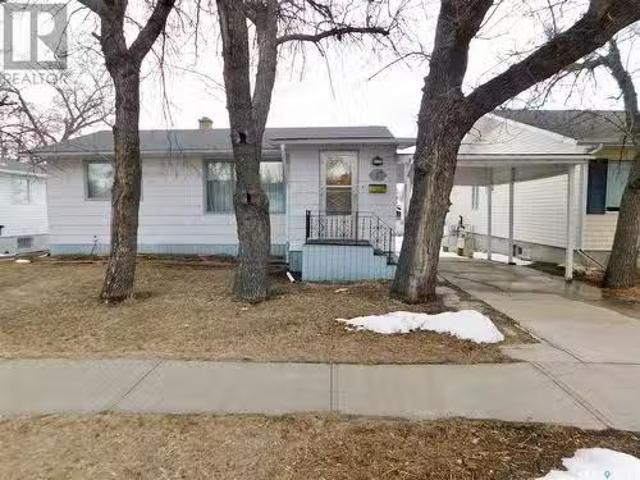 517 3Rd Avenue E, Assiniboia, SK, S0H 0B0 house for sale Li.