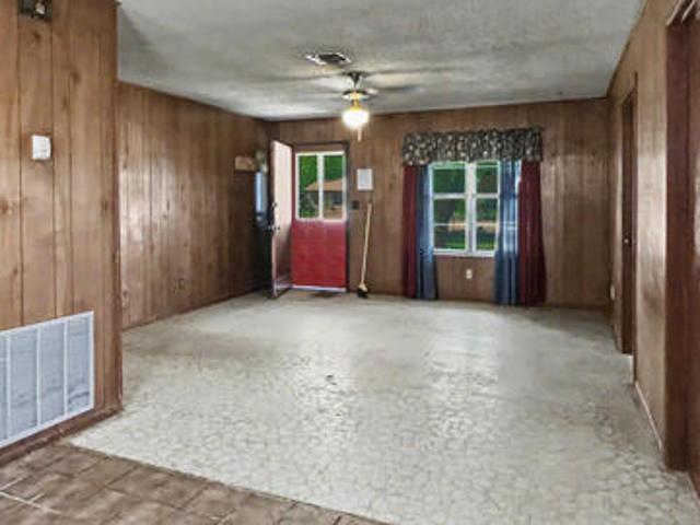 517 E Daniel