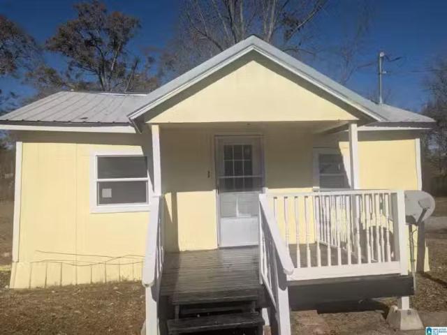 517 HOWARD ST, TALLADEGA, AL 35160