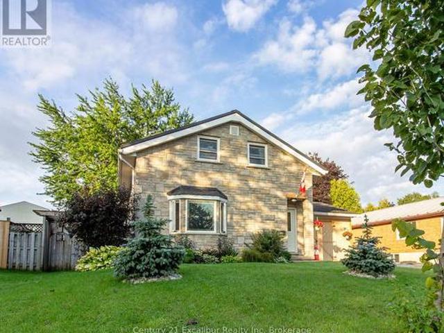 517 Shortreed Avenue, Centre Wellington Fergus, ON, N1M 3H4 house for sale | Listing ID X13741 | Royal LePage