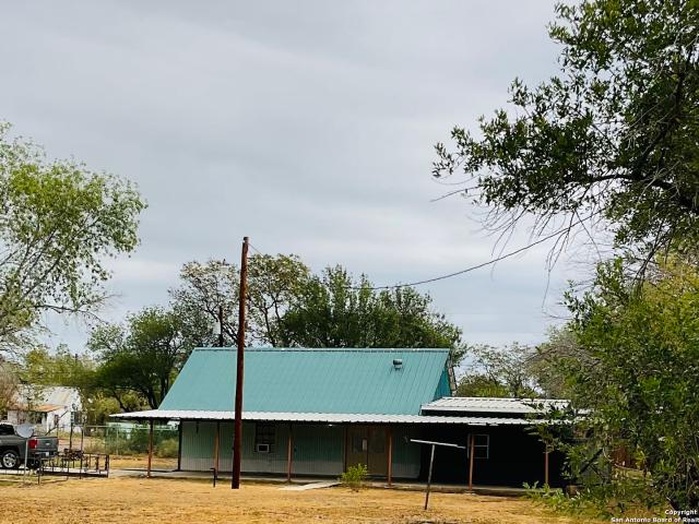 517 W Barnard, Sabinal, TX 78881 | MLS #1919