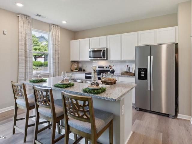 517 Zelcova Dr