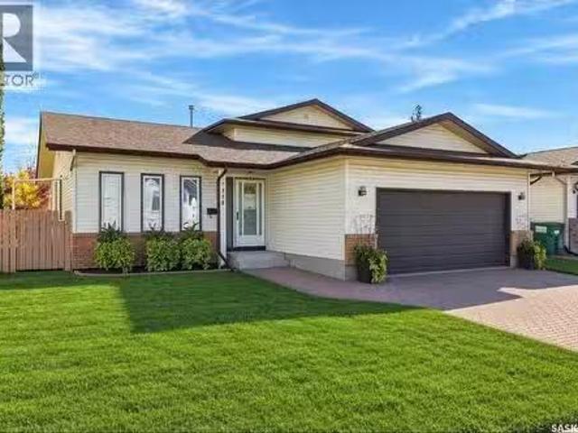 518 Bronson Crescent, Saskatoon, SK, S7J 5E3 house for sale.