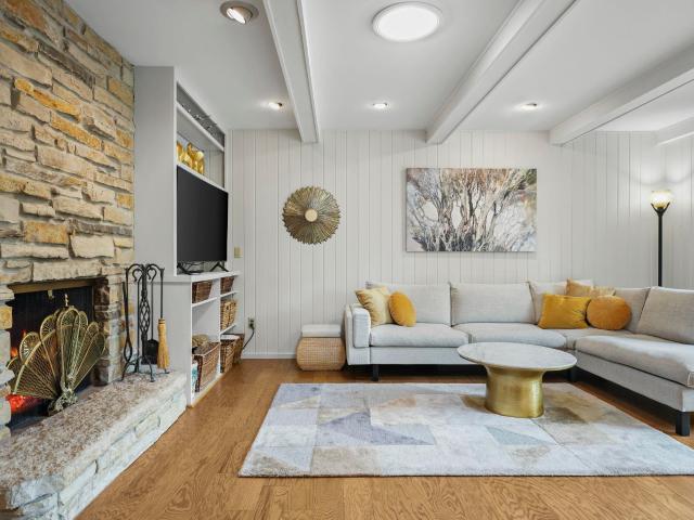 518 Valley Road