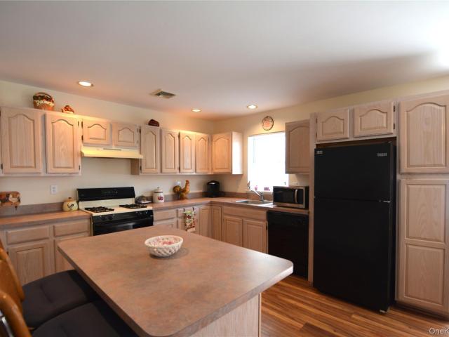 5190 Village Circle E