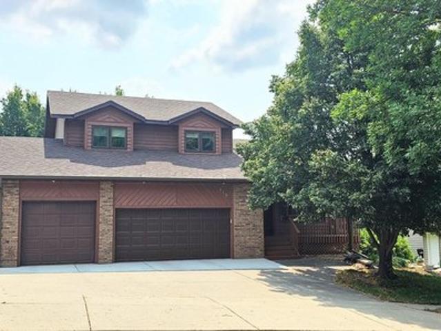 519 Buckskin Ave, Bismarck, ND 58503