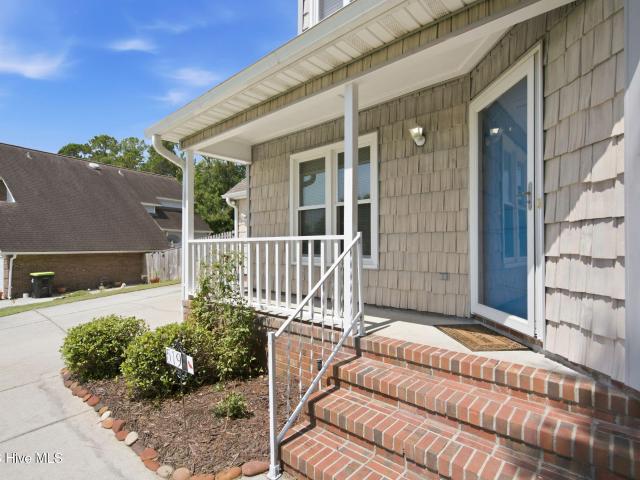 519 Green Meadows Drive N