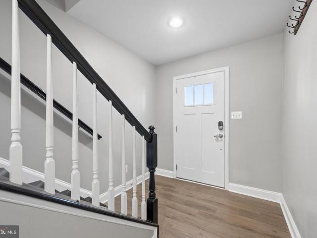 519 Roszel Way