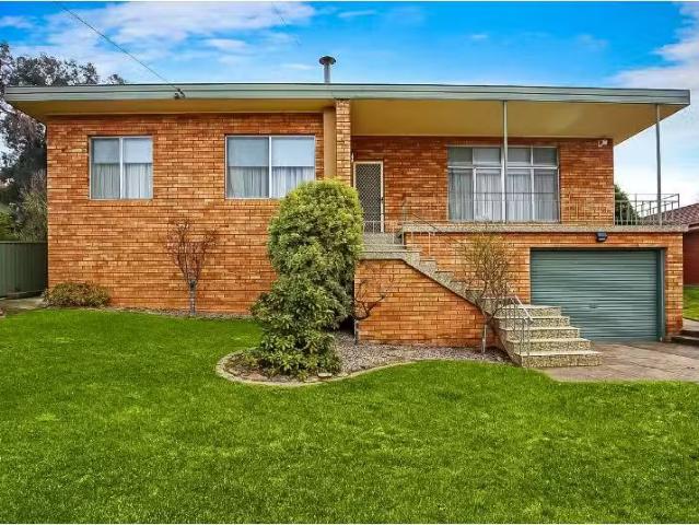 51 Violet Close, South Bathurst House for rent Listed by Mcgr.