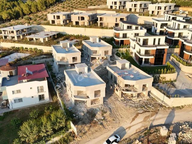 5+1 Villa Çarkıpare Havuzlu Arsa 225m2 Fore Kazık