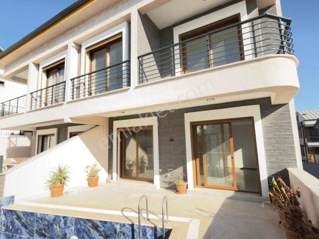 5+1 Villa Müstakil Havuzlu