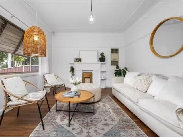 51 Waroonga Road, WARATAH House for rent Listed by Leasing Te.