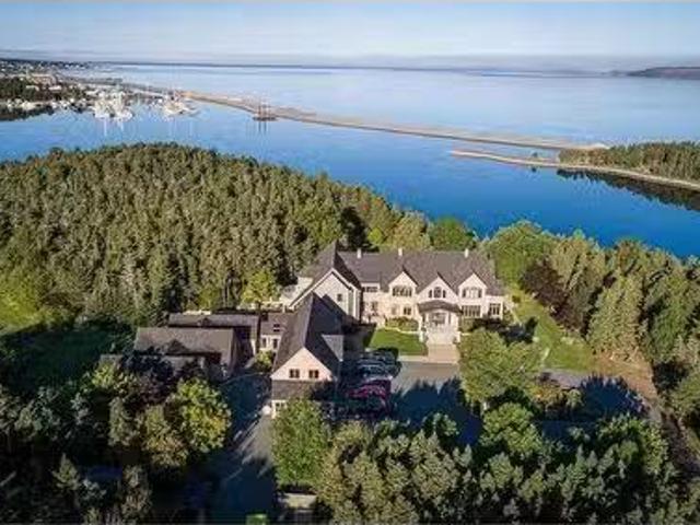51 Windy Cove Lane, Conception Bay South, NL, A1W 3G6 Luxury.