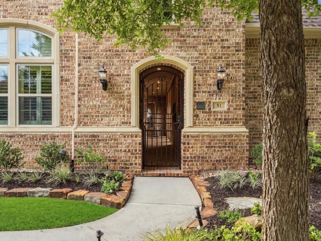 51 Woodglade Way