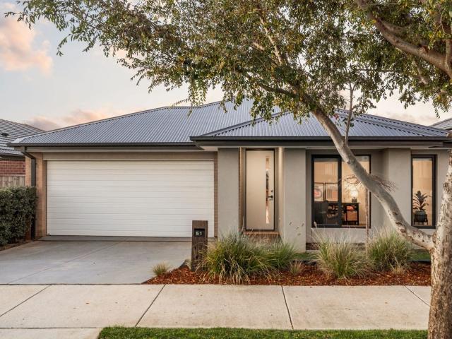 51 Arnold Cct Charlemont Victoria 3217