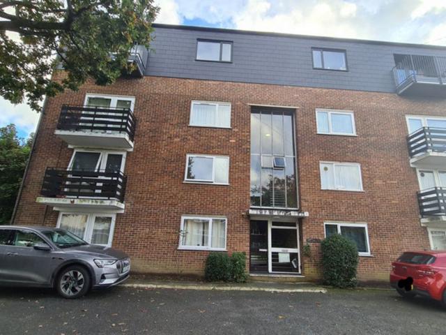51 Bourne Way, Bromley BR2, 2 bed flat to rent, £1,900 pcm | PrimeLocation