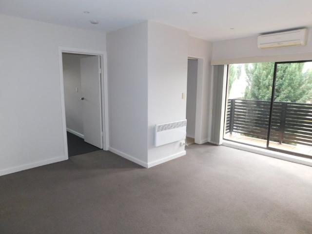 5/1 Collins Street, Essendon