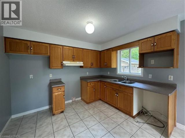 51 CRITCHER Avenue, Cambridge, Ontario, N1T2C6