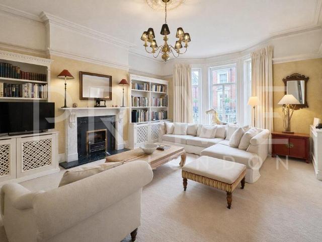 51 Drayton Gardens, South Kensington. 4 bed apartment to rent £8,498 pcm £1,961 pw