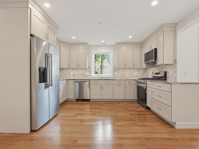 51 Eddy St. Unit 2, Newton, US, MA